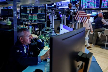 Trading Day: Momentum fizzles, gold sizzles