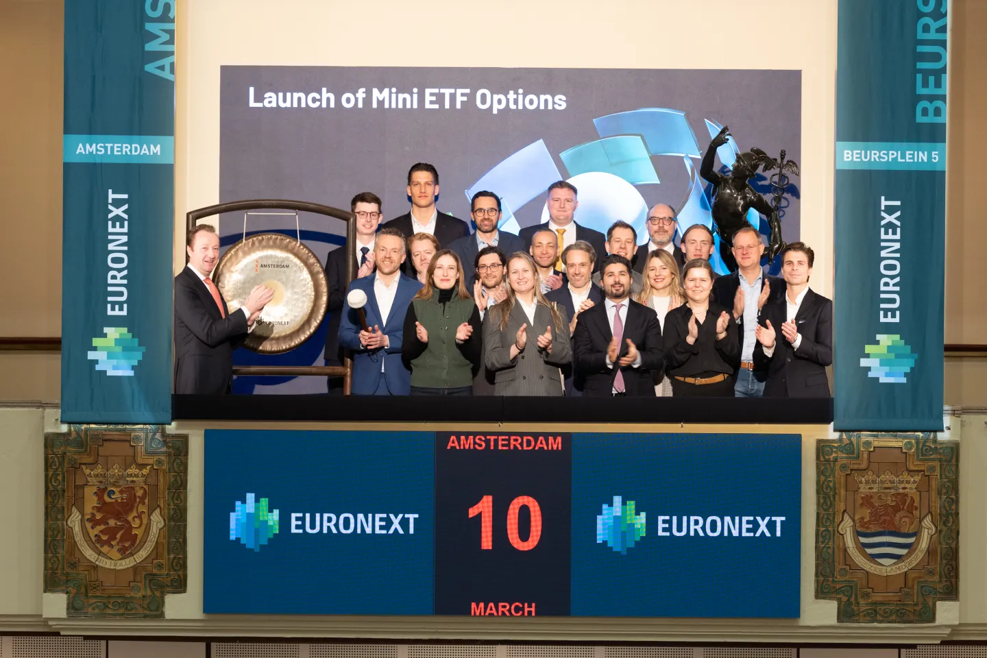 Gong ceremony at Euronext Amsterdam (10 March 2026) - Launch of Mini ETF Options